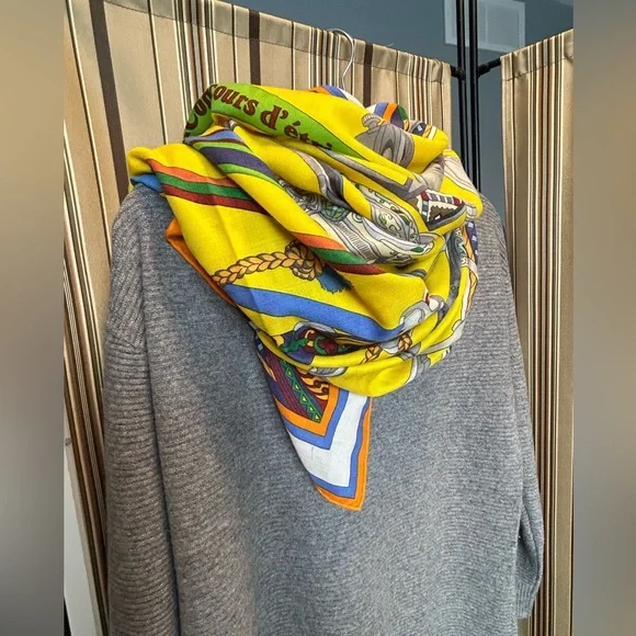 Cashmere sweater dress - Picture 4 of 15